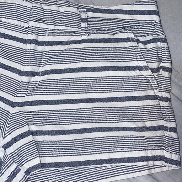 GAP Shorts - Picture 3 of 7